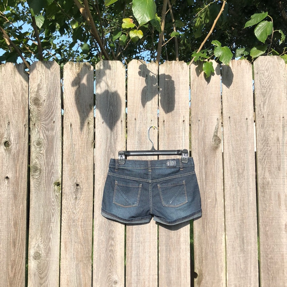 DKNY Girls Cuffed Shorts - Picture 3 of 4